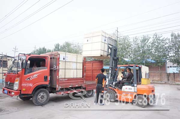 不銹鋼旋振篩裝車中 不銹鋼旋振篩裝車中