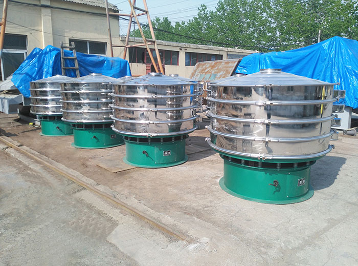 直徑1500mm振動篩特點(diǎn)：該產(chǎn)品的尺寸較大篩分量多。